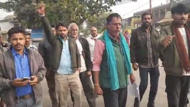 जैसीनगर: मक्का समर्थन मूल्य ₹2400 पर खरीदने और 12 घंटे बिजली आपूर्ति की मांग, किसानों ने तहसीलदार को दिया ज्ञापन