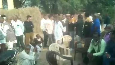 वैर: गांव बाछरैन में पानी की समस्या को लेकर दो युवक पानी की टंकी पर चढ़े, सूचना मिलते ही प्रशासन मौके पर पहुँचा