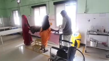 नारायणगंज: बबलिया के गढ़ा देवरी में खेती के लिए जाते समय बाइक सवार अनियंत्रित होकर घायल