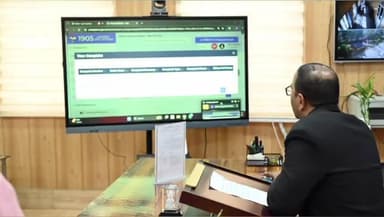 डुंडा: डीएम ने बीसी के माध्यम से अधिकारियों को मुख्यमंत्री शिकायत हेल्पलाइन और जन समर्पण पोर्टल पर दर्ज शिकायतों की समीक्षा की