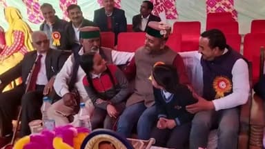 बड़सर: दांदडू स्कूल में वार्षिक पारितोषिक समारोह का आयोजन, बड़सर कांग्रेस नेता सुभाष ढटवालिया ने बतौर मुख्य अतिथि की शिरकत