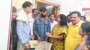 ధాన్యం కొనుగోలు కేంద్రాన్ని ప్రారంభించిన అనకాపల్లి జిల్లా కలెక్టర్ విజయకృష్ణన్