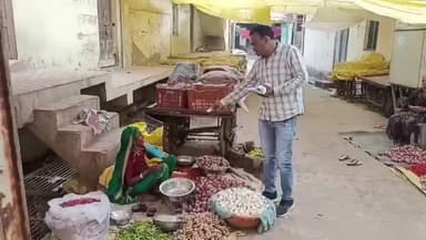 पानसेमल: नगरीय निकाय में ठेके पद्धति से वसूली समाप्त, छोटे दुकानदारों से नगरीय निकाय द्वारा बाजार बैठक की वसूली जारी