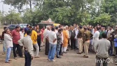 हरसूद: आईएएस अधिकारी की टिप्पणी से ब्राह्मण समाज में आक्रोश, एफआईआर की मांग को लेकर सौंपा ज्ञापन