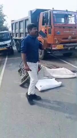 ગારિયાધાર: ગારિયાધારના રતનવાવ રોડ પર ડમ્પર–બાઈક વચ્ચે ભીષણ અકસ્માત : યુવાનનું કરુણ મોત