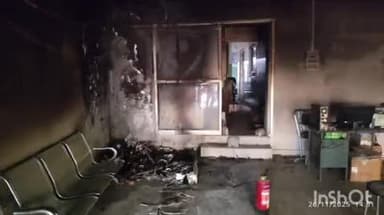 बारुन: बाइक शो रूम में भीषण आग लगी, लाखों का सामान जलकर हुआ राख