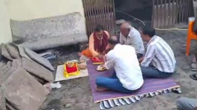 करेली: करेली नगर पालिका ने विधायक निधि से करेली बस्ती की धर्मशाला में टाइल्स लगवाने व अन्य कार्यों का किया शुभारंभ