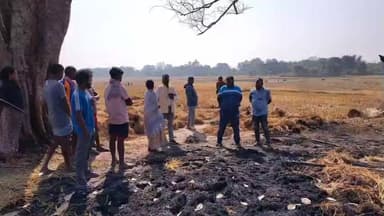 तोरपा: जागु गांव के किसान जीता धनवार को विधायक सुदीप गुड़िया ने आर्थिक मदद पहुंचाई