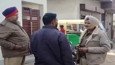 ਜਲੰਧਰ 1: ਪਿੰਡ ਕੋਟਲਾ ਵਿਖੇ ਇੱਕ ਘਰ ਦੇ ਉੱਪਰ ਅਣਪਛਾਤੇ ਨੌਜਵਾਨਾਂ ਨੇ ਇੱਟਾਂ ਪੱਥਰਾਂ ਨਾਲ ਕੀਤਾ ਹਮਲਾ ਇੱਕ ਕਾਰ ਦੀ ਕੀਤੀ ਭੰਨਤੋੜ