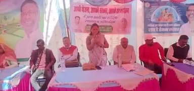 चिनिया: बिलैतीखैर में ग्रामीणों का जनसैलाब, 1006 में से 264 आवेदन मौके पर निपटाए गए