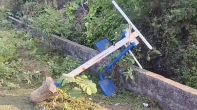 कसडोल: कसडोल नगर पंचायत के सेक्टर 2 में स्थित गार्डन का झूला कई महीनों से टूटा, अधिकारी नहीं दे रहे ध्यान