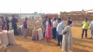 साजा: बेमेतरा के अपर कलेक्टर ने बीजाभाठ स्थित धान खरीदी केंद्र का किया निरीक्षण, किसानों की सुविधा को लेकर दिए सख्त निर्देश