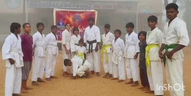 బల్మూర్: బల్మూరులో ప్రపంచ మార్షల్ ఆర్ట్స్ యోధుడు బ్రూస్ లీ జయంతి వేడుకలు