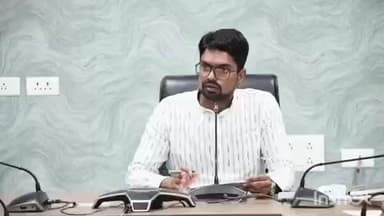 వనపర్తి: గ్రామపంచాయతీ ఎన్నికల పోస్టర్లు కరపత్రాల ముద్రణపై ఎన్నికల నియమావళి నిబంధనలు పాటించాలన్న కలెక్టర్ ఆదర్శ సురభి