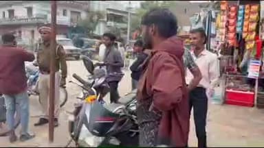 पिंडवाड़ा: सरूपगंज पुलिस ने सुभाष सर्कल पर कार्रवाई करते हुए बिना नंबर प्लेट बाइक के चालान काटे