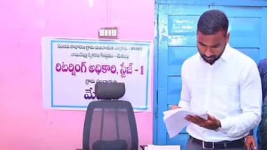 కోరుట్ల: మొదటి విడత నామినేషన్ల స్వీకరణ కేంద్రాలను సందర్శించిన జిల్లా కలెక్టర్ బి. సత్యప్రసాద్