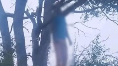 हुसैनाबाद: सिकंदराबाद: हुसैनाबाद में 19 वर्षीय युवक का शव फंदे से लटका मिला, प्रेम प्रसंग में हत्या की आशंका