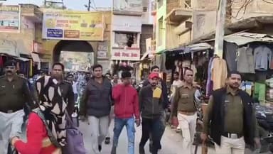 इंदरगढ़: सेवढ़ा पुलिस ने दो अपराधियों को कट्टे व जिंदा राउंड के साथ किया गिरफ्तार, निकाला जुलूस, भेजा जेल