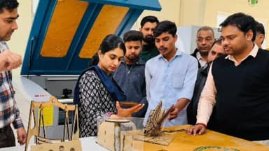 बिलारी: मुख्य विकास अधिकारी ने कौशलम केंद्र का निरीक्षण किया, यहां एडवांस सीएनसी, रोबोटिक्स और मैकेनिक मोटर व्हीकल का प्रशिक्षण