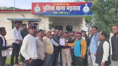 मझौली: मड़वास थाने में अखिल भारतीय ब्राह्मण समाज ने IAS संतोष वर्मा की अभद्र टिप्पणी पर ज्ञापन सौंपा