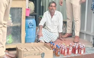 జహీరాబాద్: మిర్జాపూర్ ఎన్ గ్రామంలో అక్రమంగా మద్యం విక్రయిస్తున్న వ్యక్తిపై కేసు నమోదు చేసిన పోలీసులు