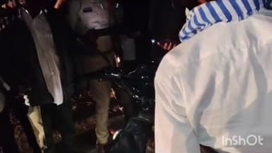 ఐనవోలు: వెంకటాపురం లో డీసీఎం వాహనం బైక్ను ఢీకొట్టింది. ఈ ప్రమాదంలో బైక్ పై ప్రయాణిస్తున్న ఇద్దరు వ్యక్తులు అక్కడికక్కడే మృతి