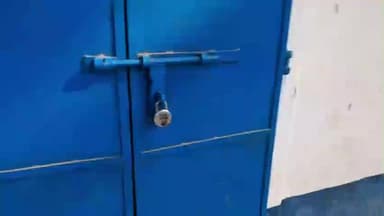 मनिहारी: नवाबगंज और बाघमारा के उप स्वास्थ्य केंद्र बंद मिलने से ग्रामीणों में आक्रोश, कार्रवाई की मांग