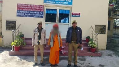 मिलक: कोतवाली मिलक पुलिस ने मिलक क्षेत्र से मारपीट के मुकदमे में एक वारंटी बाबा को गिरफ्तार कर कोर्ट में पेश किया, जेल