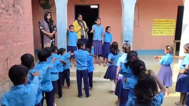 मनिहारी: तिनकोडिया विद्यालय में बाल विवाह रोकने के लिए छात्रों को शपथ दिलाई गई, किया जागरूक