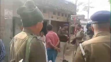 बेलागंज: चूड़ीहारा बिगहा गांव में अतिक्रमण के खिलाफ गुरुवार को प्रशासन का बुलडोजर चला