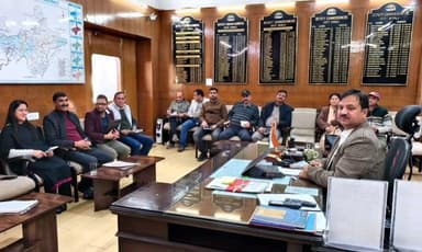 चिड़गांव: सरकार के तीन साल के कार्यक्रम की तैयारियों को लेकर शिमला में आयोजित हुई समीक्षा बैठक
