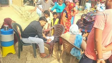 मनगवां: मनगवाँ नगर परिषद के वार्ड 10, पोलिंग बूथ 241 में SIR के तहत फॉर्म वितरण के बाद मतदाताओं का फार्म भराया गया