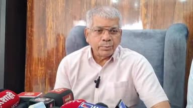 तेल्हारा: प्रकाश आंबेडकर यांची भाजप-आरएसएसवर टीक तर राहुल गांधी यांना ही केला सवाल; प्रकाश आंबेडकर