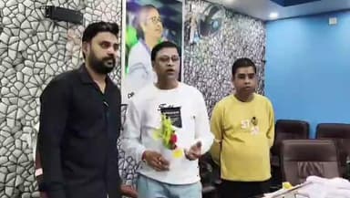 মুর্শিদাবাদ জিয়াগঞ্জ: SIR-এ ১২ দিন আগেই ১০০% কাজ, সম্মানিত BLO আবির চক্রবর্তী