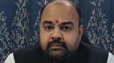 बावड़ी: बावड़ी में प्रवीण सिंह ने बीडीओ का कार्यभार संभाला, क्षेत्र से संबंधित आवश्यक जानकारी ली, जन प्रतिनिधियों ने किया स्वागत