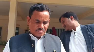 #बाँदा पाकिस्तान की लांडी जेल, कराची में बंद बांदा जिले के चार मछुआरों को रिहा कराने की मांग की है।
#followerseveryonehi...