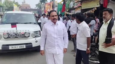 திருவொற்றியூர்: திருவொற்றியூர் தேரடி பகுதியில் உதயநிதி ஸ்டாலின் பிறந்த நாளை முன்னிட்டு கிழக்கு பகுதி சார்பாக ஆயிரம் பேருக்கு பிரியாணி வழங்கப்பட்டது.