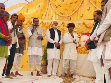 नरसिंहगढ़: भाजपा जिला अध्यक्ष ज्ञानसिंह गुर्जर व विधायक मोहन शर्मा नरसिंहगढ़ के साका श्याम में पगड़ी रश्म कार्यक्रम में शामिल हुए