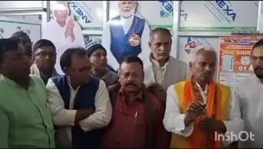 परैया: परैया बाजार पहुंचे गुरुआ के नवनिर्वाचित विधायक, आभार यात्रा का नेता, कार्यकर्ता, व्यवसायी व ग्रामीणों ने किया स्वागत