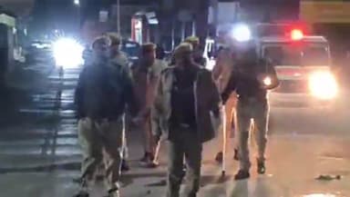 भूपालसागर: भूपालसागर में पुलिस का दमदार फ्लैगमार्च, थानाधिकारी सोलंकी की अगुवाई में बाज़ार में तीन घंटे सख़्त गश्त