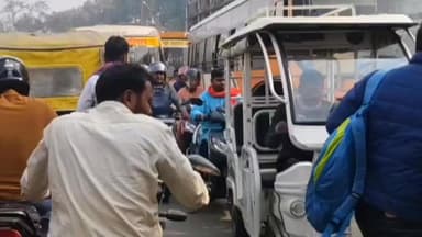 #आजमगढ़ #रोडवेज मार्ग पर जाम के झाम से निजात दिलापाने में #रोडवेज चौकी के #पुलिसकर्मी हुए फेल, #यातायात माह उड़ रही है द...