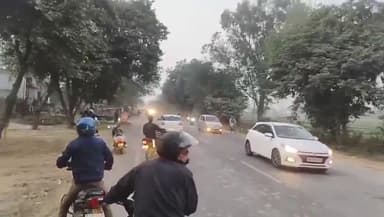 सहारनपुर बाइक सवार युवक ने मारुति स्विफ्ट को टीन का डब्बा कह दिया फिर कार सवारों ने बाइक सवार युवक को डब्बा बना दिया।
#...