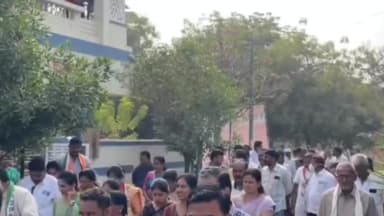 पुसद: शहरातील प्रभाग क्रमांक -10-11 मध्ये मोहिनी इंद्रनील नाईक यांनी डोअर टू डोअर भेट घेऊन साधला संवाद