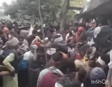 कुम्भराज: कुंभराज में खाद के टोकन के लिए किसानों की भीड़ उमड़ी, अफरा-तफरी और धक्का-मुक्की, वीडियो वायरल