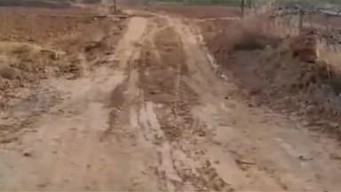 सरई: मटिया गांव की सड़क बनी सहारा, ग्रामीणों को मिली राहत, स्थायी समाधान की खोज जारी