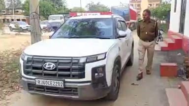 नसीराबाद: नसीराबाद के निकट नेशनल हाइवे संख्या 48 पर ग्राम झड़वासा के पास पुलिस ने कार से महंगी अवैध शराब की बरामदगी की