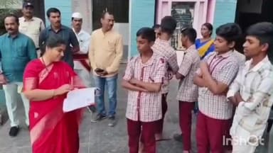 పర్వతగిరి: పర్వతగిరి మండల కేంద్రంలోని జిల్లా పరిషత్ పాఠశాలలో విద్యార్థులకు పాఠాలు బోధించారు. ఈ వీడియో సోషల్ మీడియాలో వైరల్.