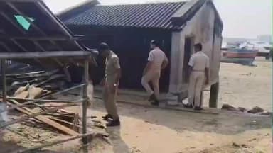 ଭୋଗରାଇ: ତାଳସାରି ସମେତ ବିଭିନ୍ନ ଜାଗାରେ ଅବକାରୀ ବିଭାଗର ଚଢ଼ାଉ, ବିପୁଳ ମଦ ସହିତ ୮ ଗିରଫ