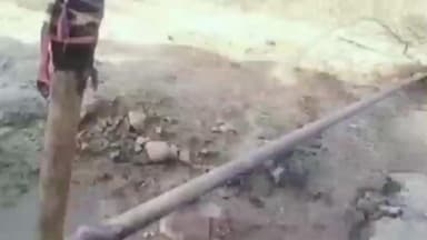 बुहाना: कलोठड़ा में घटिया पाइपलाइन डालने का विरोध, ग्रामीणों ने किया प्रदर्शन