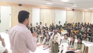 విద్యార్థులు ప్రేరణ తరగతులను సద్వినియోగం చేసుకోవాలి: అమలాపురంలో కలెక్టర్ మహేష్ కుమార్